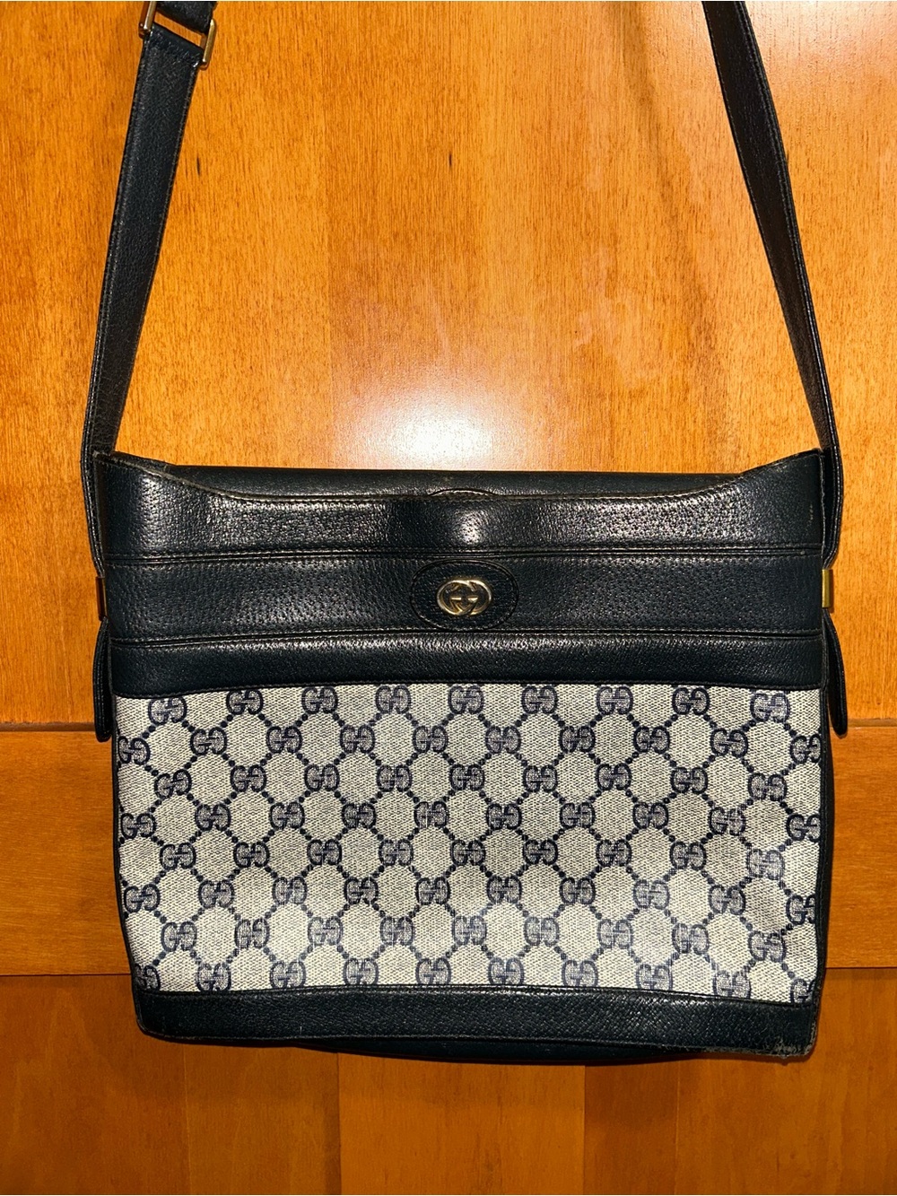 Vintage Gucci Micro GG monogram crossbody bag Navy Coated Leather Purse